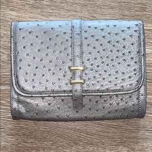 Gray clutch
